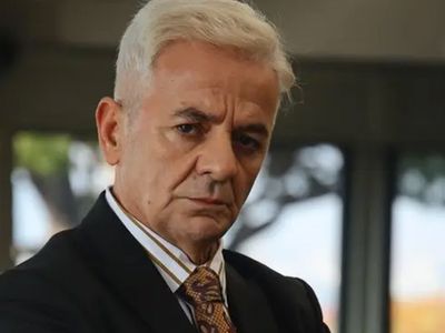 Zafer Algöz 24 gün içinde iki büyük acıyla sarsıldı! Önce annesi şimdi ise babası...