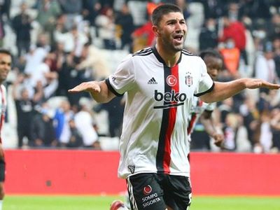 Beşiktaş'ta Güven Yalçın İle İlgili Sıcak Gelişmeler Yaşanıyor!