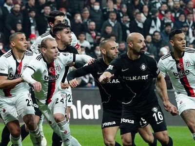 Tümer Metin'den Beşiktaş'ın Oynadığı Oyuna Eleştiri!