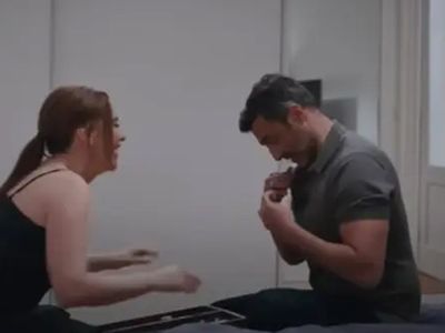 Kızılcık Şerbeti'nde soyunma cezalı tavla oyunu: Kıvılcım ve Ömer'den ateşli sahne!