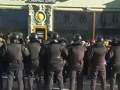 Polis merkezinde mide bulandıran olay! Ahlaksız polis ekipleri sorgu odasında 20 kadını zorla soyup…