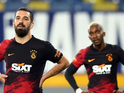 Arda Turan'ın Eşinden Fatih Terim Benzetmesi!