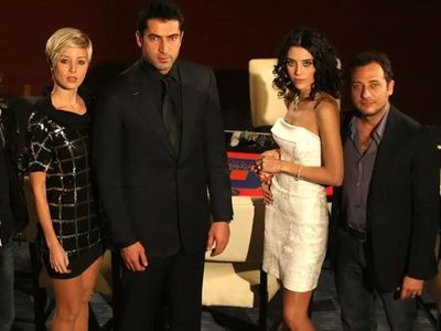 Ezel'in kadrosu yıllar sonra bir arada: Gözler o isimi aradı!