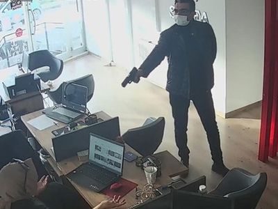 Manisa’da korkunç olay: Genç kadını ofiste kurşun yağmuruna tuttu