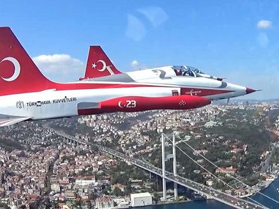 Türk Yıldızları'ının kokpitinden Türkiye manzaraları! Birçok ilimizden büyüleyen görüntüler