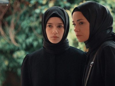 Kızıl Goncalar'da yeni fragman yeni skandal: Şimdi de çocuk gelin!