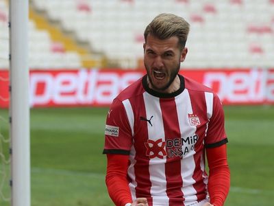 Süper Lig ekibi Sivasspor, Robin Yalçın'ı transfer etti!