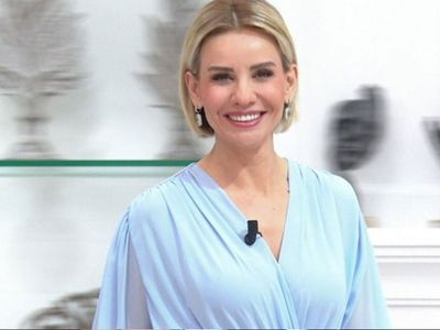 Esra Erol'un dikkatinden kaçtı! Paylaştığı fotoğrafla öyle bir sır ortaya çıktı ki! Köşeye sıkıştı yayın hayatını etkileyebilir!