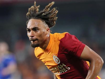 Galatasaray Taraftarlarına Dava Açacak!