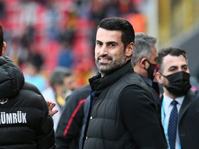 Fatih Karagümrük'ün Yeni Teknik Direktörü Volkan Demirel Alkış Aldı!