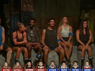 Survivor'da Aşk Dedikodusu Ayyuka Çıktı! Survivor Yunanistan'ın Başarılı İsmi Caroline, Poyraz'a İlanı Aşk Etti
