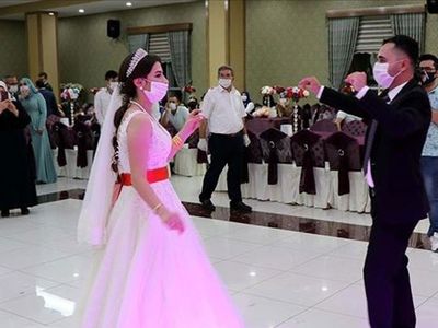 Bu nasıl iş! Toplu düğünde elektrikler kesildi gelinler yanlış kocaya gitti