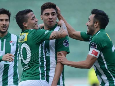 Ozan Tufan kimdir? kaç yaşında, hangi takımlarda oynadı?