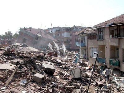99 yılındaki büyük Marmara depremi felaketinin 23. senesine özel 23 acı görüntü!