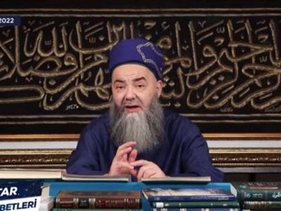 Cübbeli Ahmet namaz kılmayıp oruç tutanlarla ilgili ilginç bir çıkışta bulundu! Bu sözler sosyal medyayı ikiye böldü