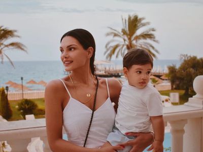 Tolgahan Sayışman Doğum Yapan Eşi Almeda Abazi'ye Aşk Dolu Övgüler Yağdırdı!
