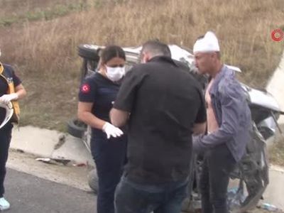 Kazada Yaralanan Şahıslar Canlarını Unutup Eşyalarını Bulmaya Çalıştı