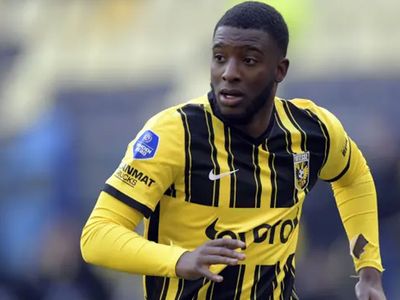 Beşiktaş, Teknik Direktör Valerien Ismael'in isteği doğrultusunda Riechedly Bazoer'i transferde gözüne kestirdi!