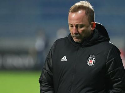 İstifanın Ardından Sergen Yalçın'ın Beşiktaş Karnesi Çok Konuşuluyor!