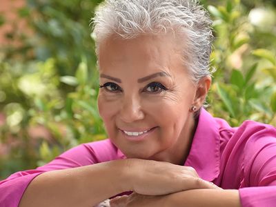 Bahar Öztan Kimdir?