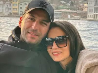 Yanlışlıkla paylaştı: Ünlü oyuncu Murat Yıldırım'ın kızının yüzü ilk kez görüldü!