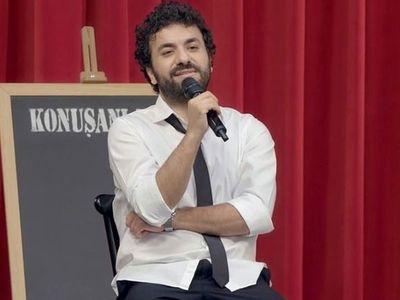 Hasan Can Kaya komik olayım derken sınırı aştı: Seyirciye verdiği cevap salonda gerginliğe neden oldu