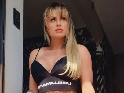 Verdiği pozlarla polislik mesleğinin şerefini yerle bir etti! ama şimdi milyonlar kazanıyor
