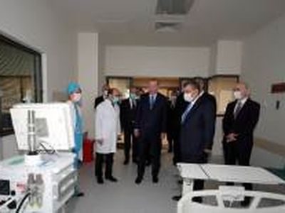 Cumhurbaşkanı Erdoğan Yerli Solunum Cihazını İnceledi