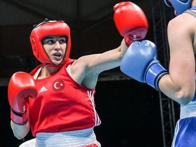 Busenaz Sürmeneli, Altın Madalya Sonrası Trabzonspor'un Başkanı İbrahim Hacıosmanoğlu İle Nusret’e Gitti