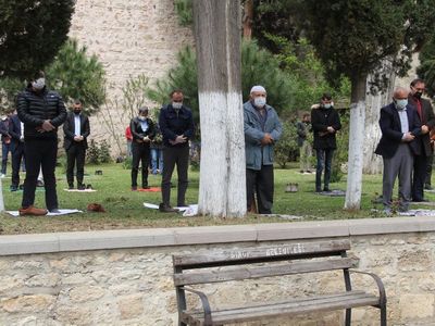 Tam Kapanmanın İlk Cuma Namazında Camiler Doldu