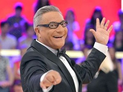 İki erkek oturdu 20 yaşındaki genç kızı cinsellik muhabbetine konu etti! Mehmet Ali Erbil'den skandal açıklama