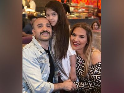 Demet Akalın bu kez haddini aştı! Sahne ortasında yaptığı çirkin hareketlerle sosyal medyada linç edildi