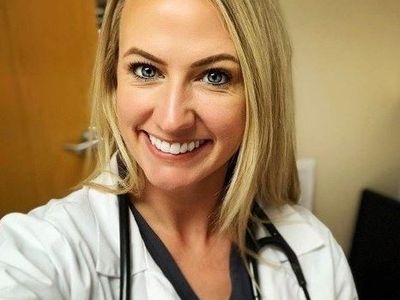Kendisini Doktor Olarak Tanıtıyordu
