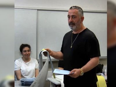 Ünlü komedyen Cem Yılmaz'dan şaşırtan seçim sonrası açıklaması!