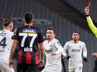 Fenerbahçe Maçında Kırmızı Kart Gören Fatih Karagümrüklü Caner Erkin'e Büyük Ceza!