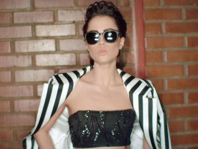 Derya Uluğ kimdir?
