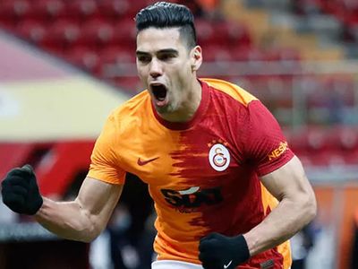 Burak Elmas Galatasaray'dan Ayrılan Radamel Falcao'nun Maliyetini Açıkladı!