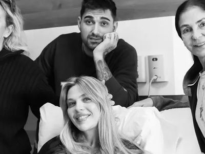 İbrahim Tatlıses'in gelini Yasemin Şefkatli ikiz bebeklerini gösterdi!