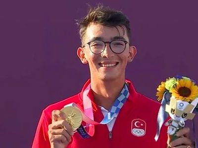Ülkemize Altın Madalya Getiren Olimpiyat Şampiyonu Mete Gazoz ’un Arkasındaki Gizli Kahraman