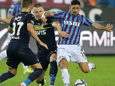 Trabzonspor-Fenerbahçe Maçı Sonunda Altay Bayındır'ın Yaptığı Hareketler Olay Oldu!