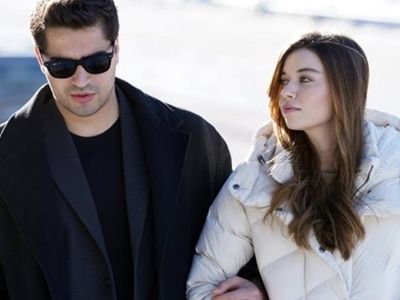 Mert Ramazan Demir Afra Saraçoğlu'na taşındı! Hırsızlık şokundan sonra bir kamyon eşyayla geldi...