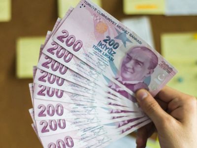 Emekli maaşı zammı sonrası bankalarda promosyon rekabeti başladı: İşte en yüksek 2024 emekli emeli maaşı promosyonu veren bankalar