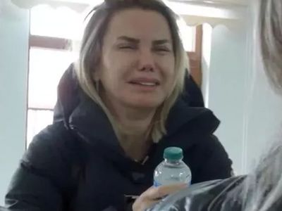 Şafak Mahmutyazıcıoğlu davasında ilk duruşma: Ece Erken fenalık geçirip bayıldı! Kafasından darbe alan ünlü sunucu hastaneye kaldırıldı