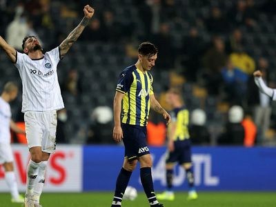 Fenerbahçe Başkanı Ali Koç'tan Samandıra'da Futbolcularla Sert Toplantı!
