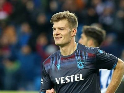 Real Sociedad'da Sakatlanan Alexander Sörloth'un Türkiye Maçında Oynayamama İhtimalinin Olduğu Aktarıldı!
