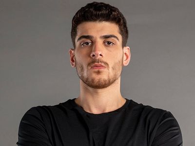 Survivor Yiğit Poyraz kimdir?