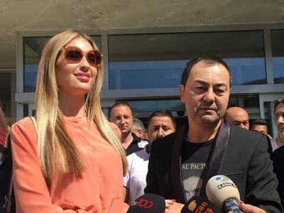 Serdar Ortaç Eski Eşi Chloe Loughnan, Evine Haciz Koydurdu!