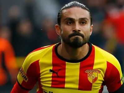 Fenerbahçe'nin transfer gündeminde olan Göztepe'nin oyuncusu Halil Akbunar için Galatasaray devreye girdi!