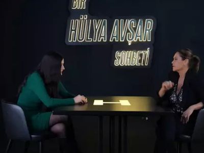 Deniz Çakır'dan Hülya Avşar'ın programında olay sözler: ''Öpüşmenin olmadığı ekranlarda''