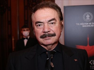 Usta sanatçı Orhan Gencebay'dan kötü haber apar topar hastaneye kaldırıldı sevenlerini kahredecek haber geldi